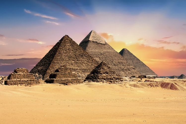 Egyiptomból kicsempészett műkincsre bukkantak egy brit aukció tételei között
