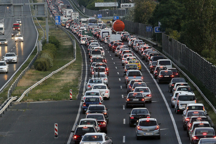 Használtautó.hu: tovább emelkedtek az árak a használtautó-piacon