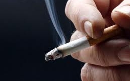 Rák: minden tizedik túlélő továbbra is dohányzik