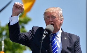 Trump szerint nem ígért pénzügyi védőpajzsot Orbán Viktornak