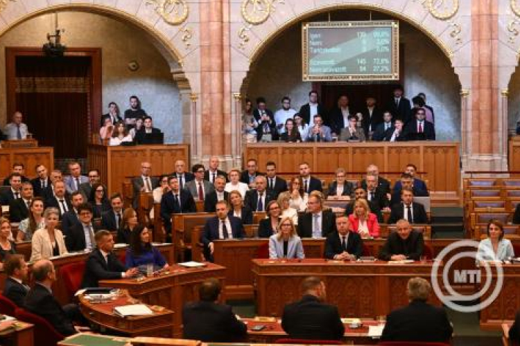 A Tisza Párt szerint pártpolitikai kötődés nélküli államfőre lenne szükség